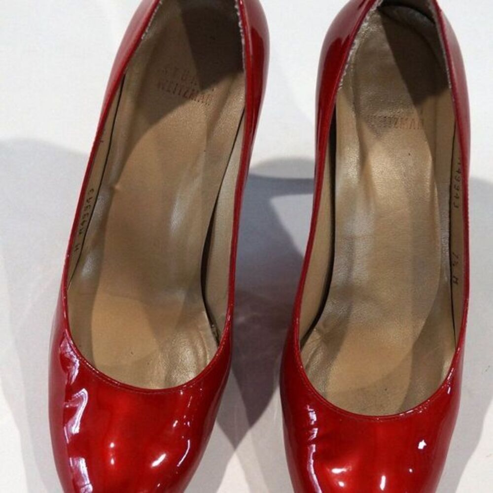 STUART WEITZMAN Women's Red Patent Leather Pump Size 7 1/2 M. - Picture 3 of 8